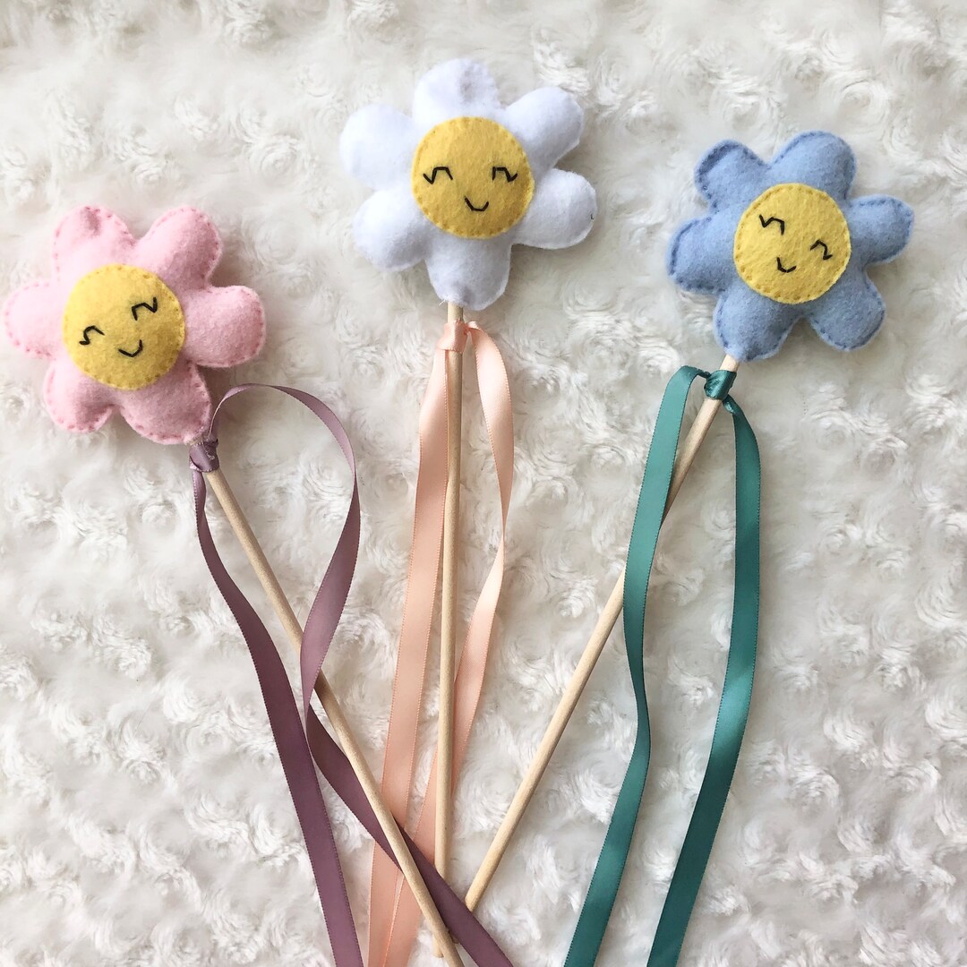 Daisy Magic Wands Collection – Pastel Cottage Woodland Felt Fairy Wands, Pretend Play, Creative Toy for Kids, Birthday Gift Idea MakerPlace by